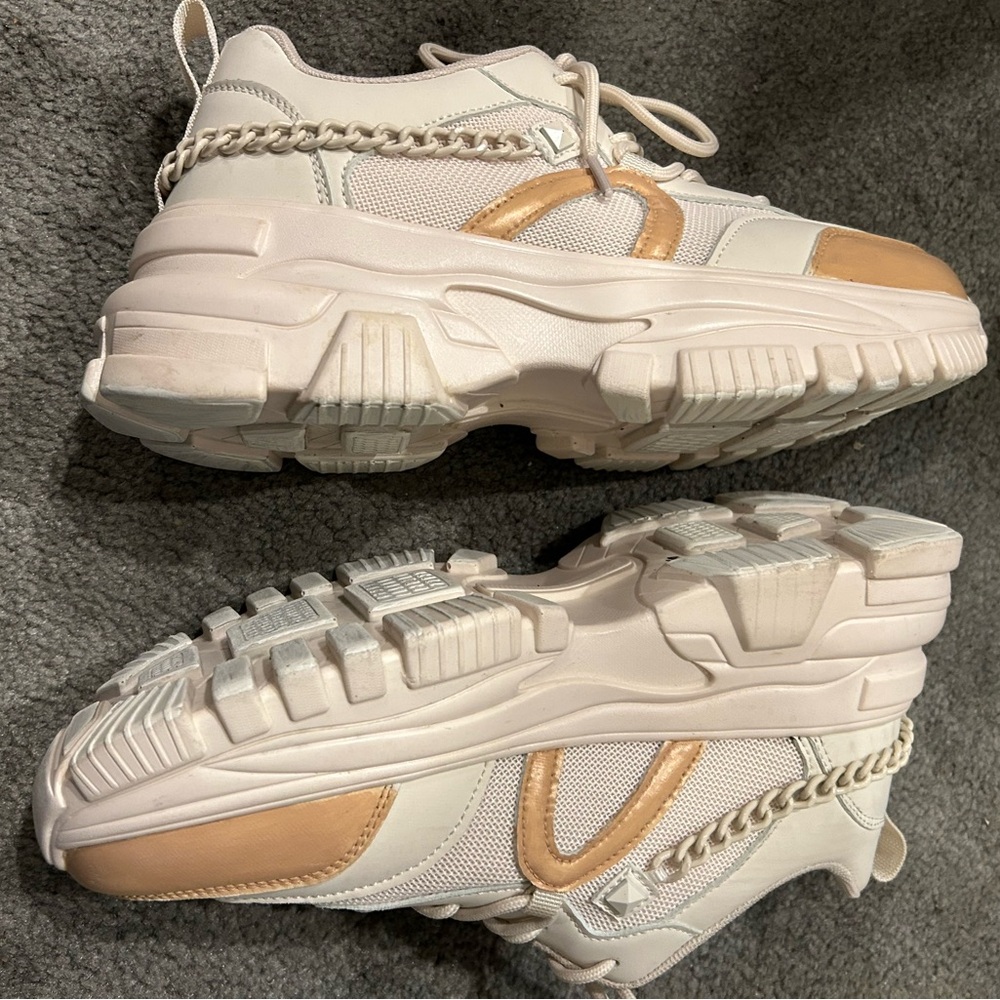 Berness Chunky Sneaker sz 11